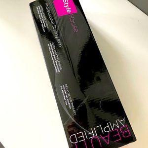 Flat Iron 150-450 degrees Fahrenheit